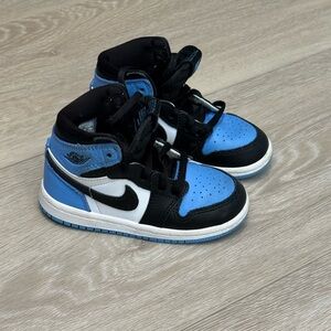 Jordan 1’s retro Kids' Black and Blue Sneakers